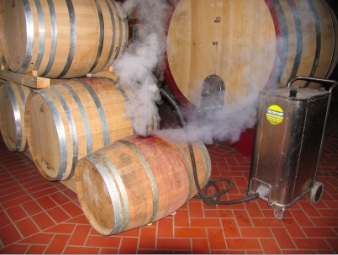 Heavy duty wine barrel cleaner, operates without chemicals